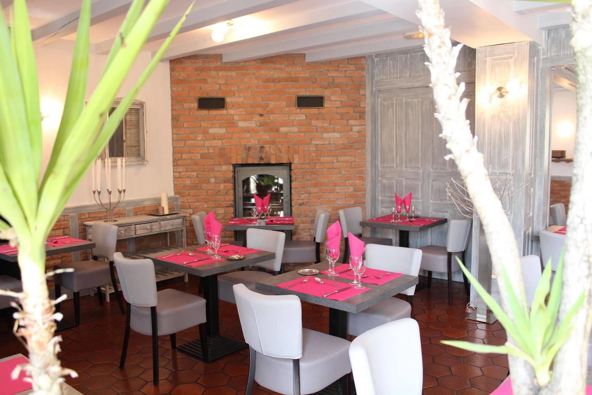 Auberge La Tomette, The Originals Relais Vitrac  Bagian luar foto